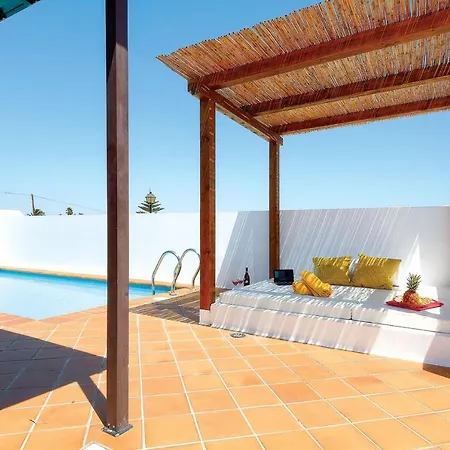Villa Puerto Del Carmen Sleeps 6 Wifi Puerto del Carmen